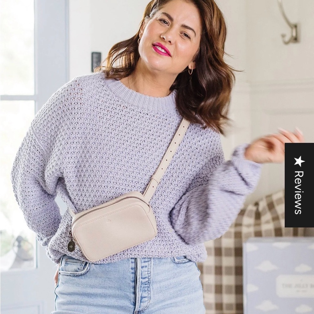 ELA JILLY BOX Micro Belt Bag Crossbody in Dove Pebble NWT - Picture 3 of 9